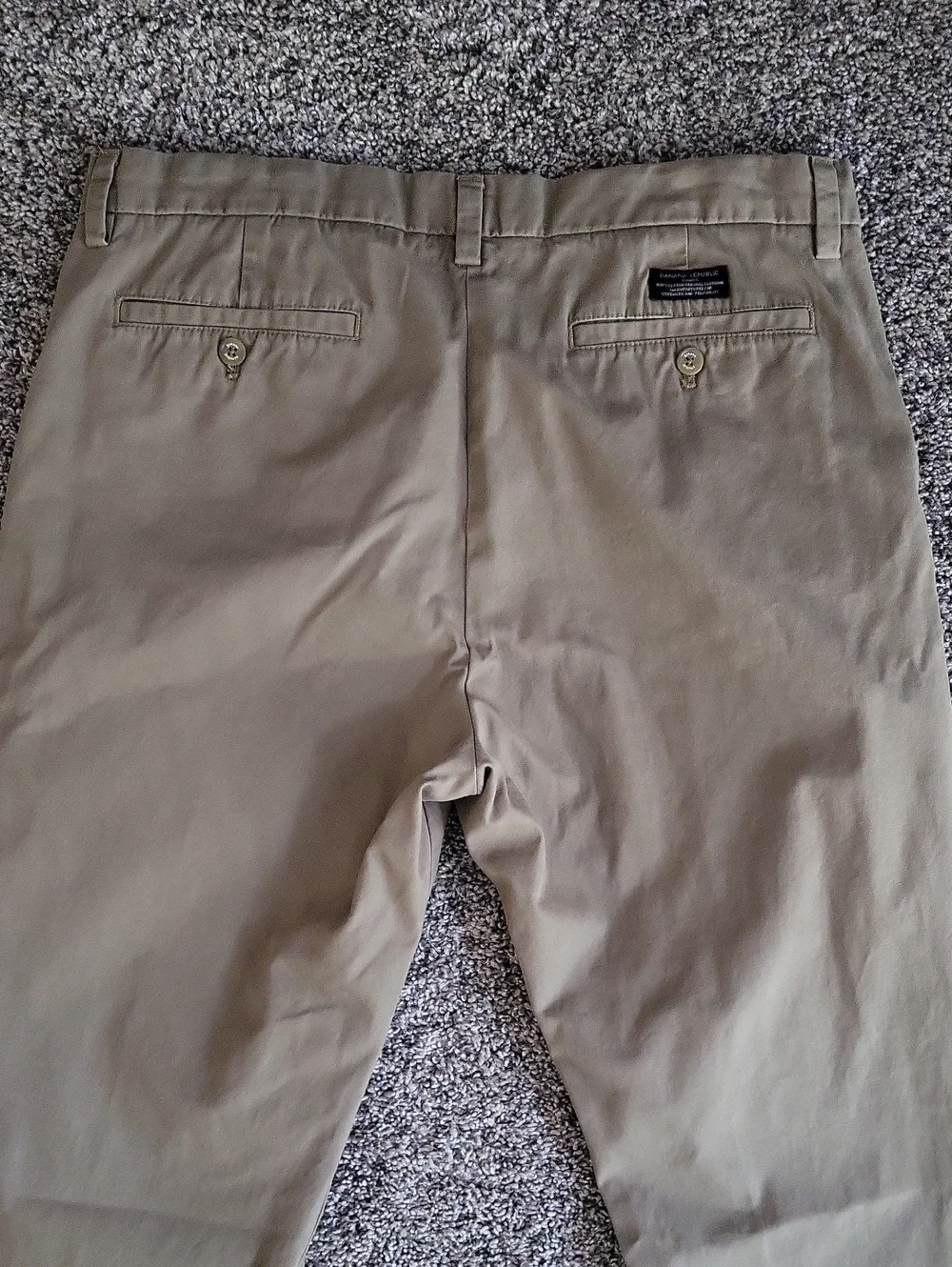 Banana Republic Men's Khaki Chino Pants - Tan